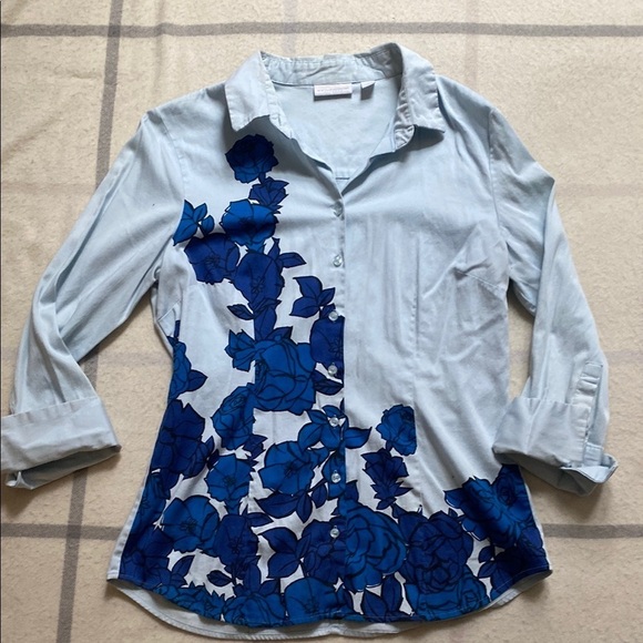 NY&Co Blue Floral Long Sleeve Button Down Shirt Women's Size Medium - Picture 3 of 16